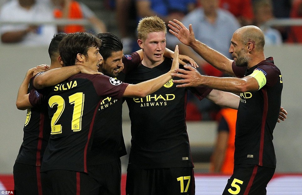 Aguero sut hong penalty 2 lan anh 9