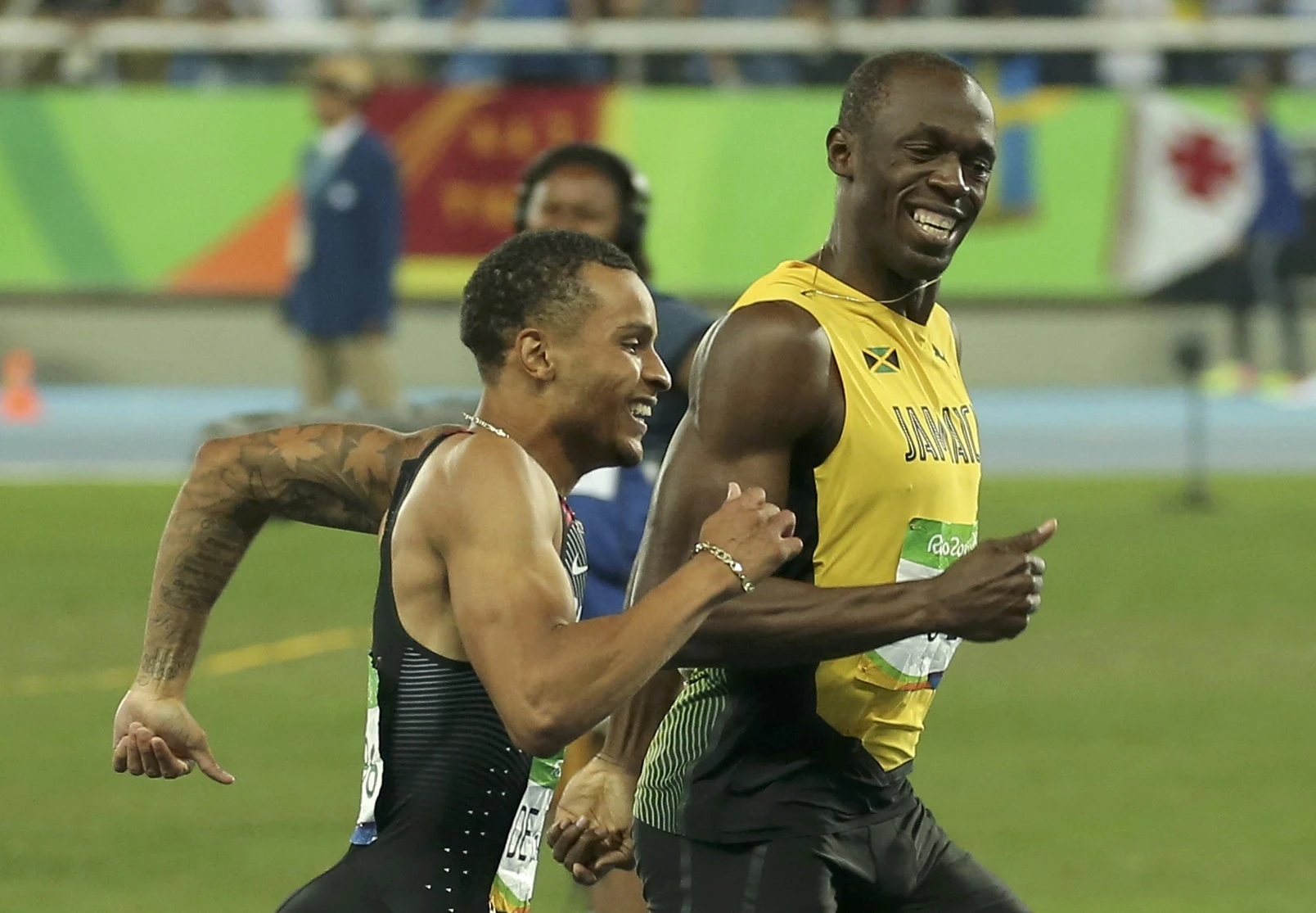 Bolt quay sang cuoi doi thu o Olympic anh 2