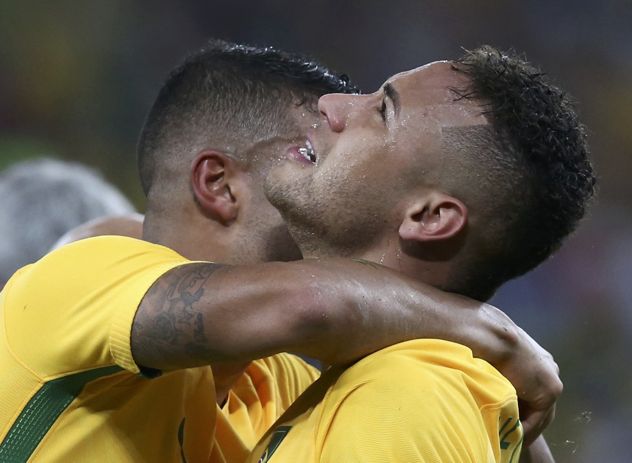 Neymar khoc khi giup Brazil gianh HCV anh 2