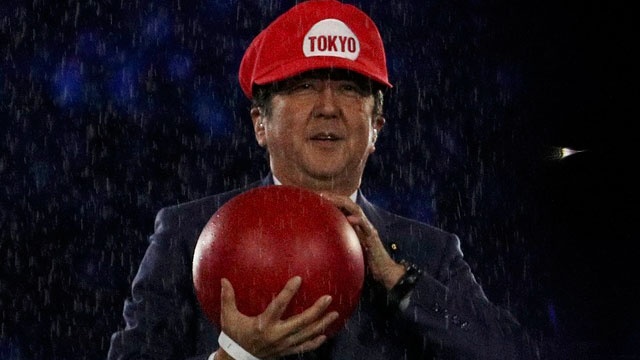 Be mac Olympic 2016: Thu tuong Nhat hoa than Super Mario hinh anh