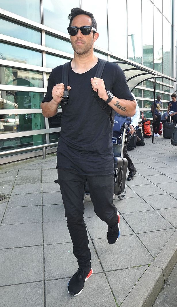 Man City don Bravo thay the Joe Hart anh 4