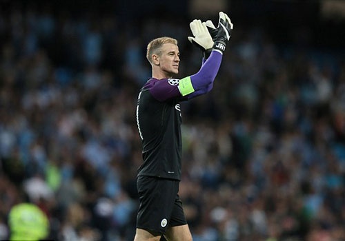 Joe Hart vay tay chao tam biet CDV Man City tren san Etihad hinh anh