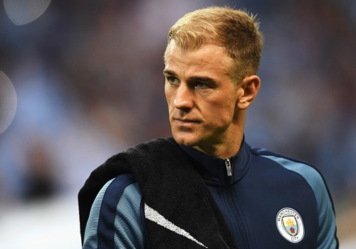 Joe Hart khoc khi nghe fan Man City hat hinh anh