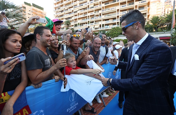 Ronaldo hao hung ky tang fan anh 9