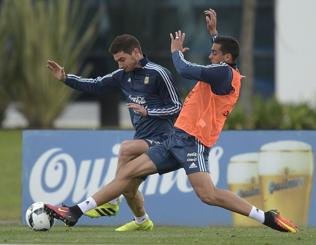 Messi bo buoi tap cung DT Argentina anh 7