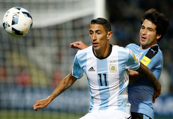 Messi ghi ban giup Argentina thang Uruguay anh 3