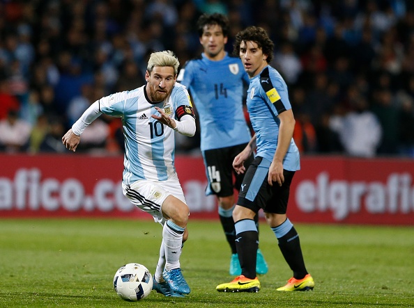 Messi ghi ban giup Argentina thang Uruguay anh 5