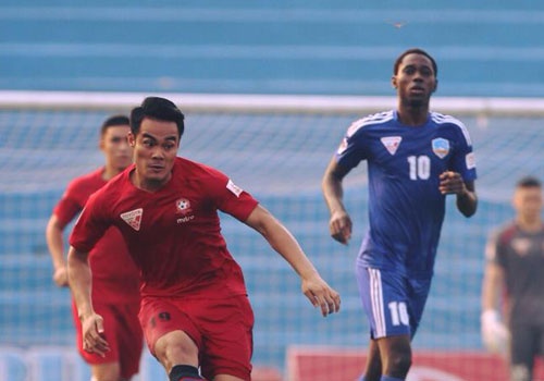 Choi hon 2 nguoi, Quang Ninh van mat ngoi dau o phut 94 hinh anh