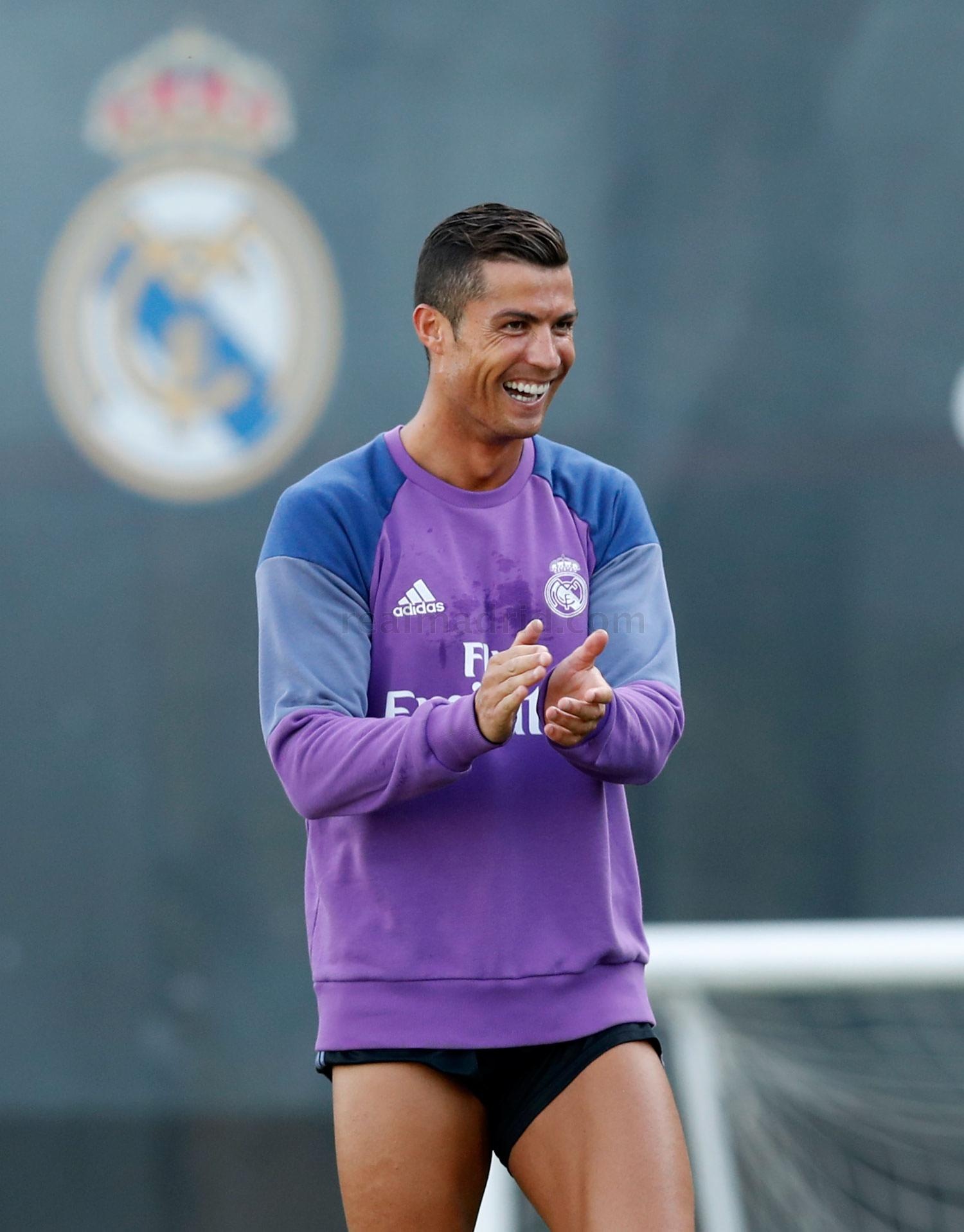 Ronaldo tich cuc ren the luc anh 4