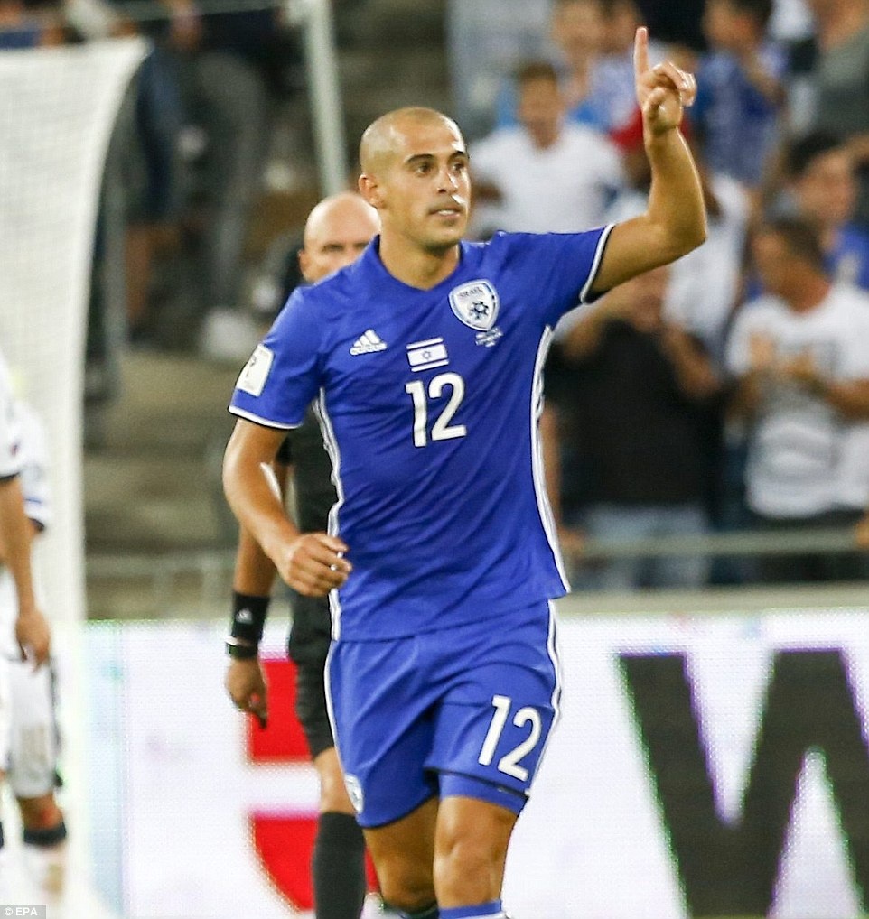 Italy thắng 3-1 dù chơi thiếu người ảnh 5 Italy thang 3-1 du choi thieu nguoi anh 5