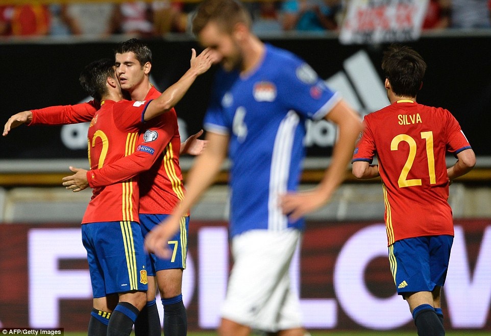 Tay Ban Nha thang Liechtenstein 8-0 anh 10