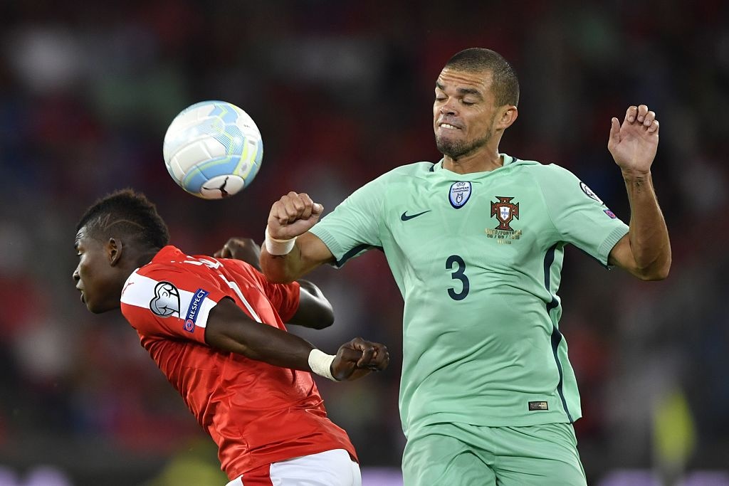 Bo Dao Nha thua Thuy Si 0-2 anh 6