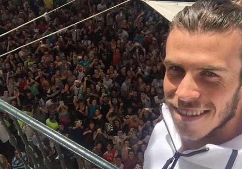 Bale duoc hang nghin fan chao don o Madrid hinh anh