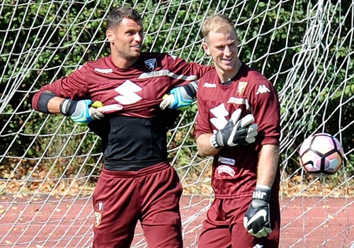Joe Hart cuoi tuoi trong buoi tap dau tien o Italy hinh anh