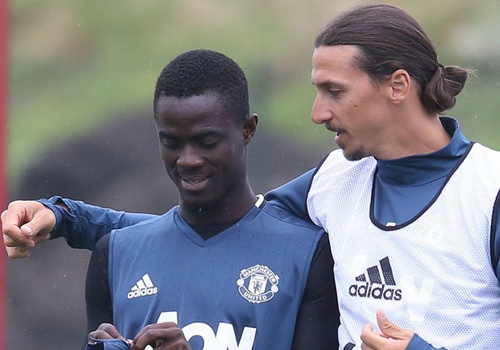 Ibrahimovic thua o giai cau thu MU hay nhat thang 8 hinh anh