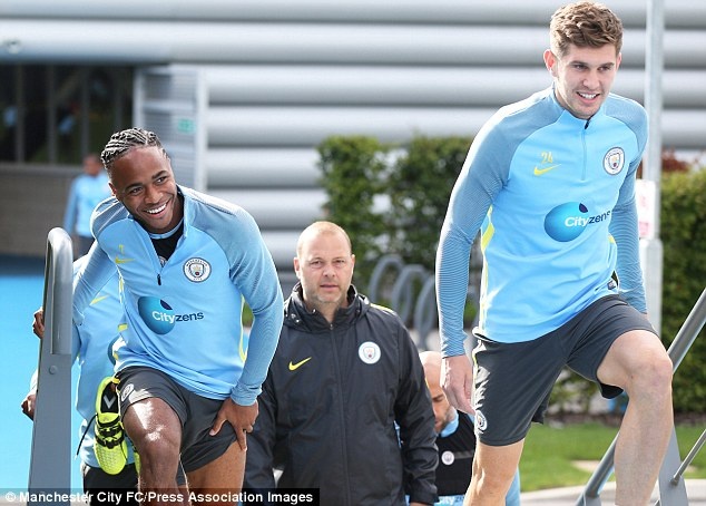 Man City san sang cho tran gap MU anh 1