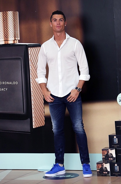 Cristiano Ronaldo thi đấu ‘ăn gian’ ảnh 8 Cristiano Ronaldo thi dau ‘an gian’ anh 8