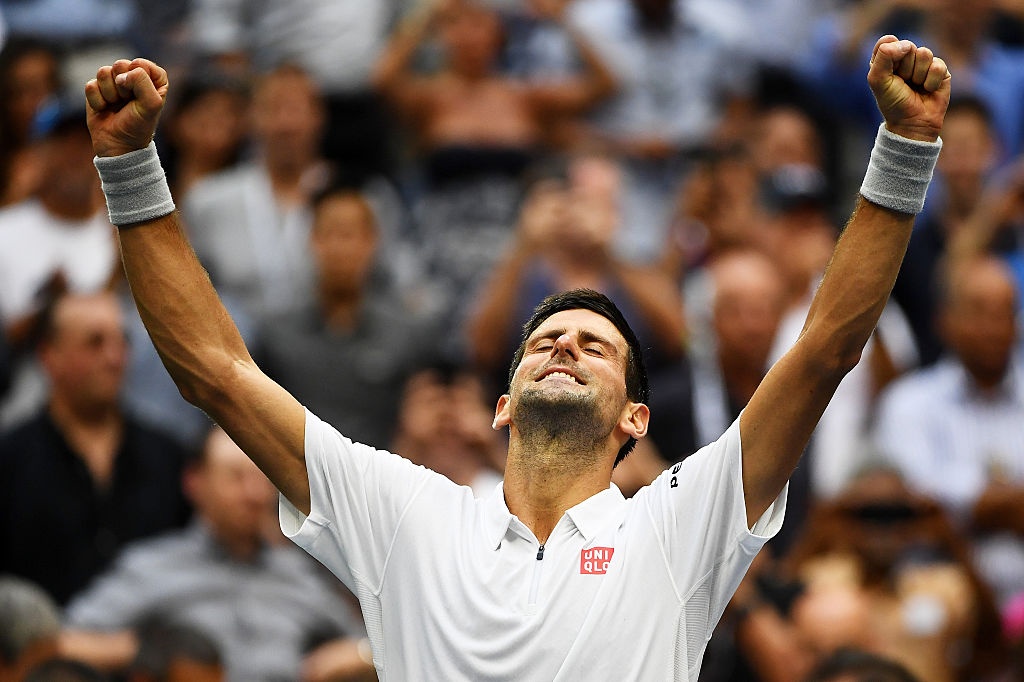 Djokovic tức giận xé áo đấu ảnh 8 Djokovic tuc gian xe ao dau anh 8