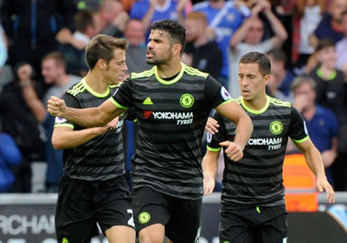 Swansea 2-2 Chelsea: Diego Costa ghi cu dup dep mat hinh anh