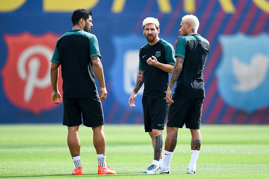 Barca giới thiệu áo tập mới ảnh 3 Barca gioi thieu ao tap moi anh 3