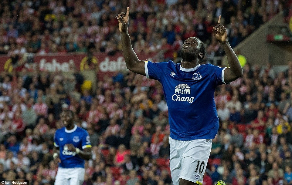 Lukaku ghi hat-trick vao luoi Sunderland anh 2