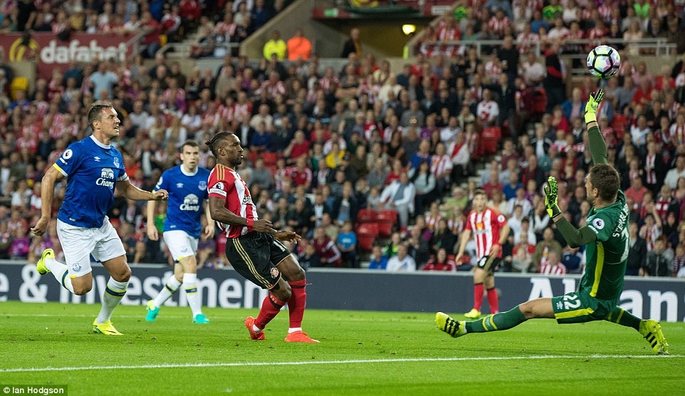 Lukaku ghi hat-trick vao luoi Sunderland anh 6