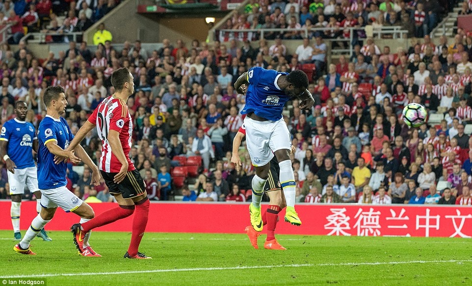 Lukaku ghi hat-trick vao luoi Sunderland anh 7