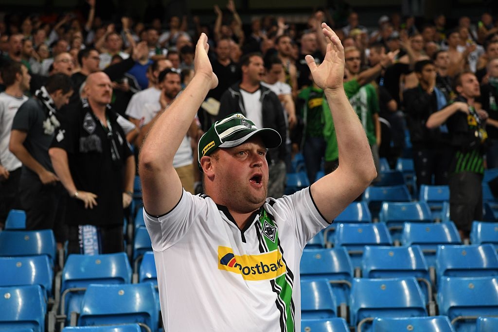 CDV gay nao loan tren san Etihad anh 4