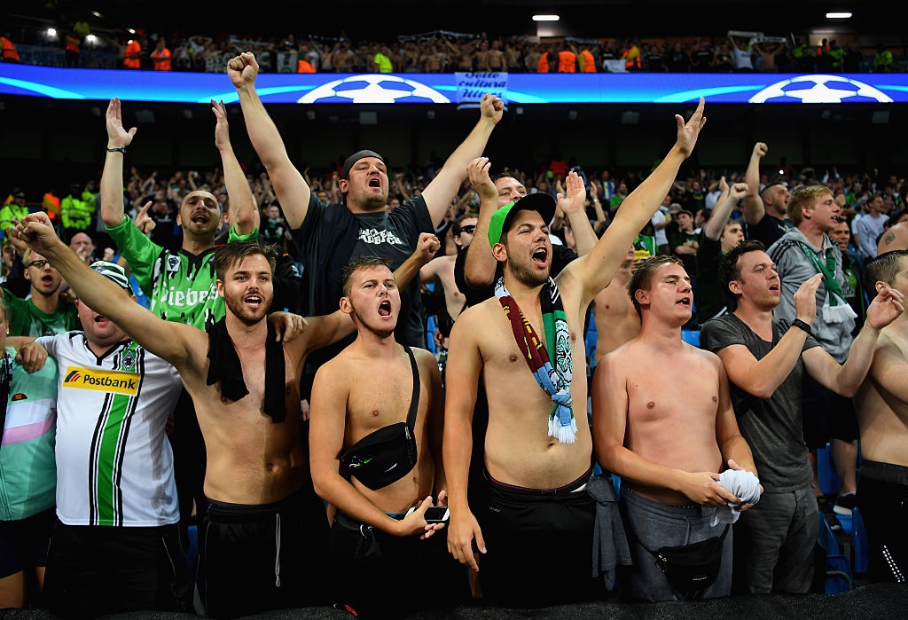 CDV gay nao loan tren san Etihad anh 8