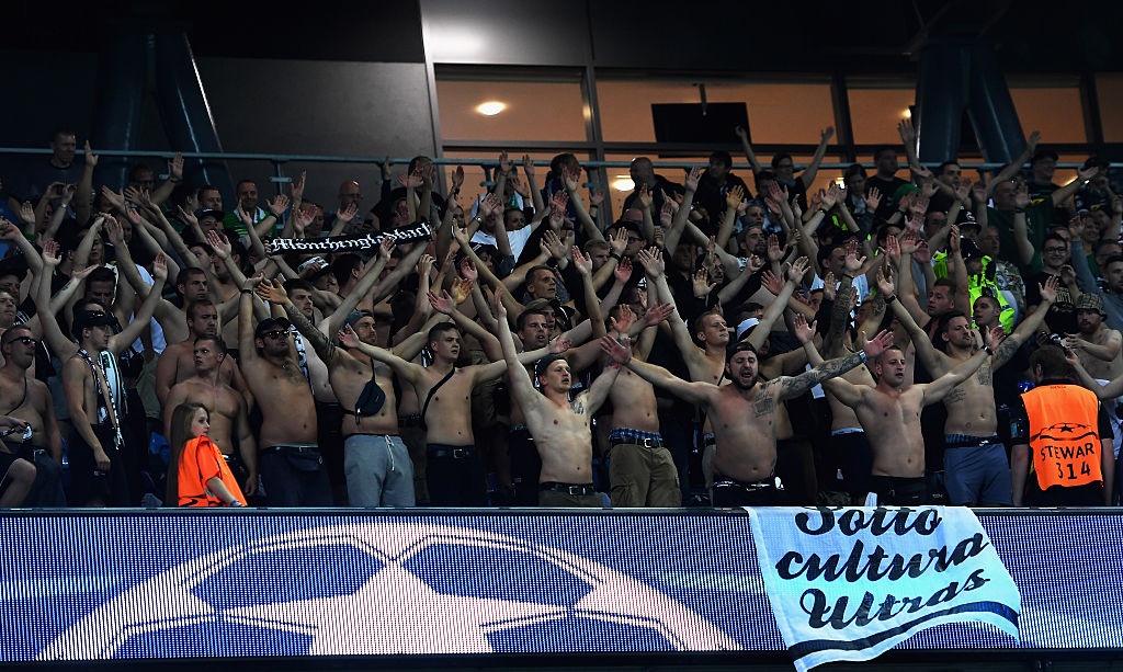 CDV gay nao loan tren san Etihad anh 9