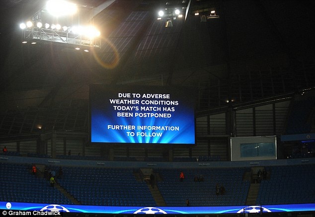 Man City vs Moenchengladbach bị hoãn do mưa ảnh 1 Man City vs Moenchengladbach bi hoan do mua anh 1