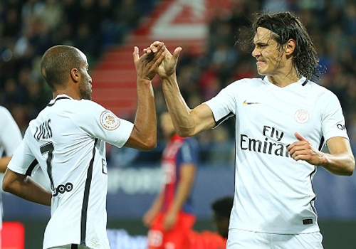 Cavani ghi 4 ban giup PSG len ngoi dau bang hinh anh