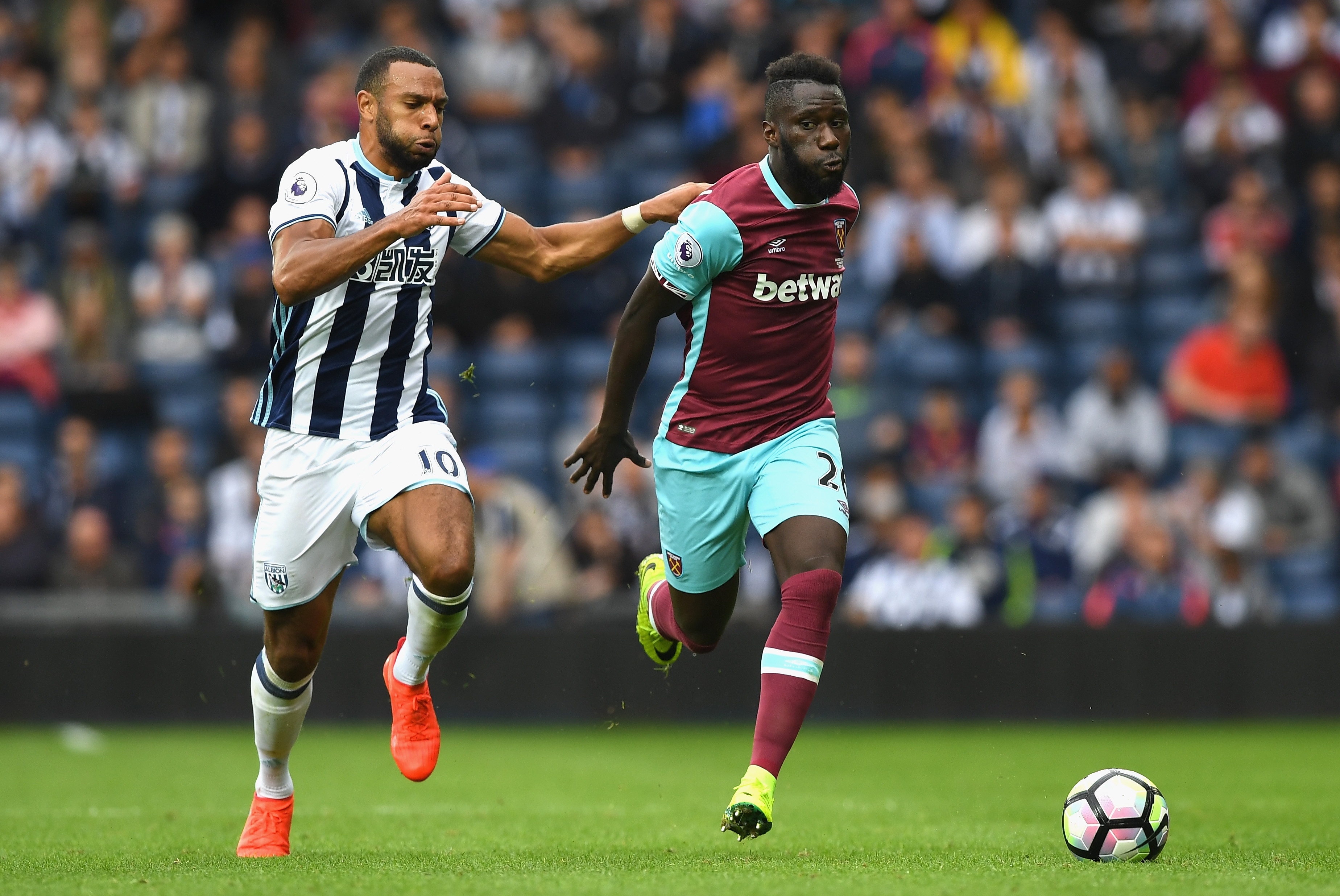 Ibrahimovic lot doi hinh gay that vong anh 7