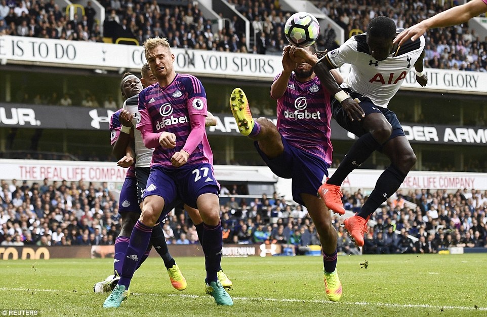 Tottenham mat 3 cau thu do chan thuong anh 7