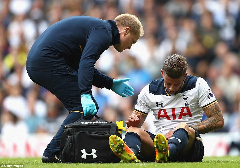 Tottenham mat 3 cau thu do chan thuong anh 8