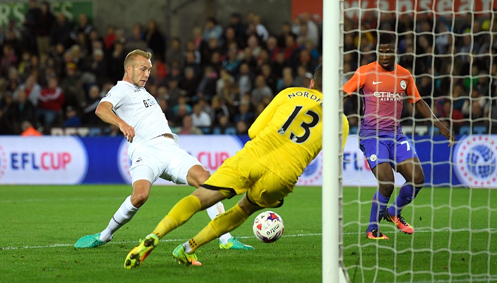 Man City thang Swansea 2-1 anh 4