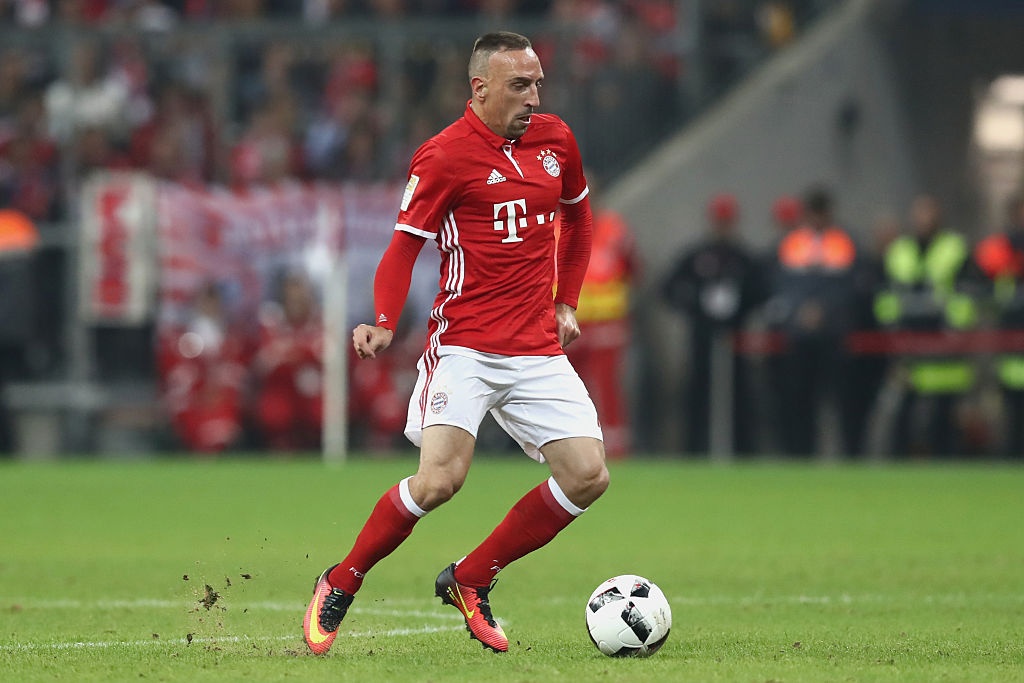 Nhung cau thu khoac ao so 7 anh 3