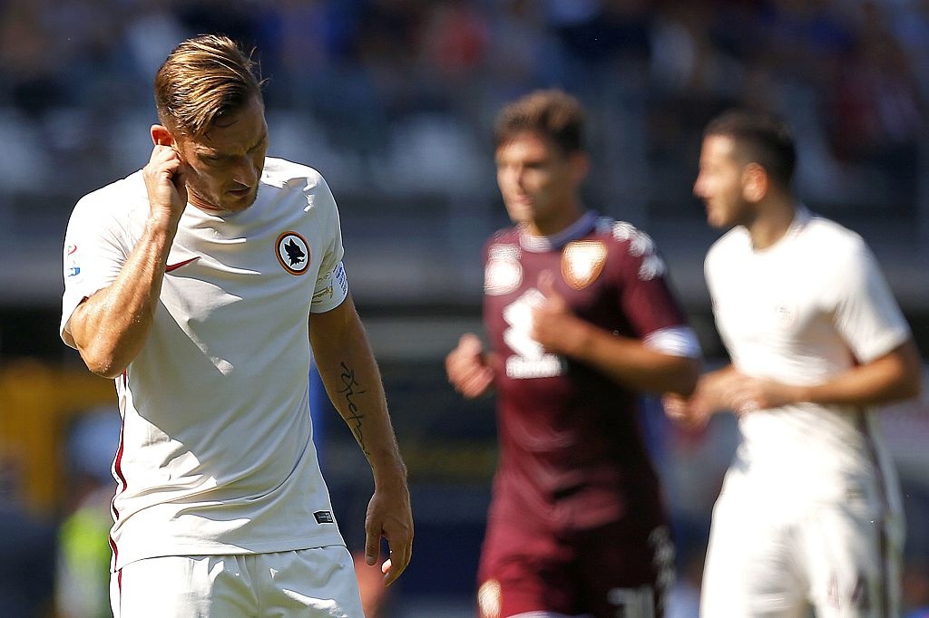 Totti ghi ban tu cham 11 m anh 3