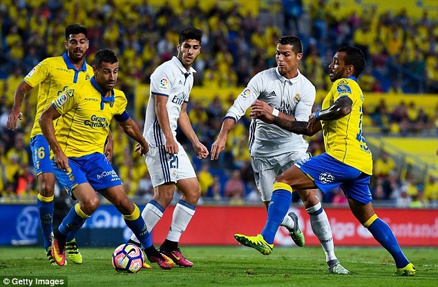 Ronaldo don ‘thanh vien moi’ cua gia dinh anh 4