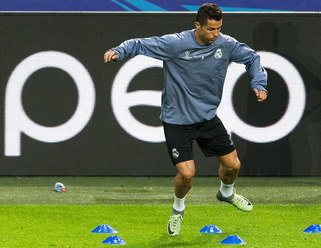 Ronaldo tập luyện trước trận gặp Dortmund ảnh 4 Ronaldo tap luyen truoc tran gap Dortmund anh 4