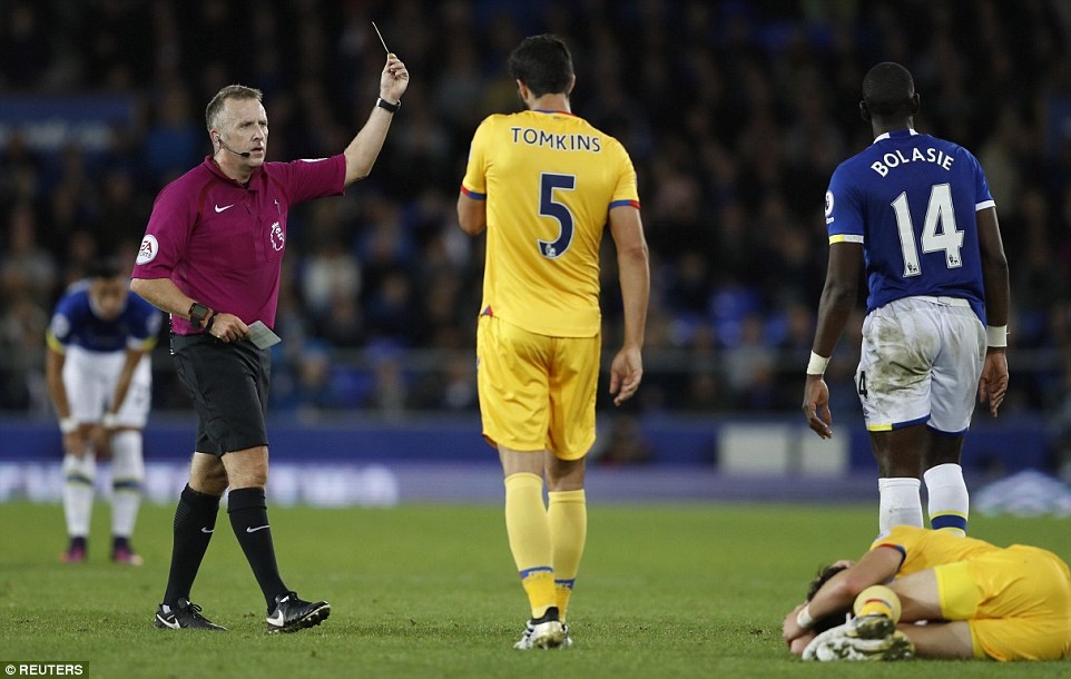 Lukaku ghi ban dep mat cho Everton anh 9