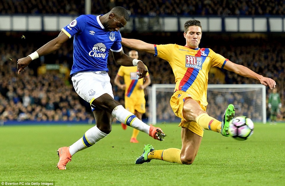 Lukaku ghi ban dep mat cho Everton anh 3