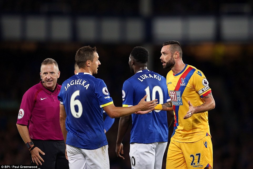 Lukaku ghi ban dep mat cho Everton anh 8