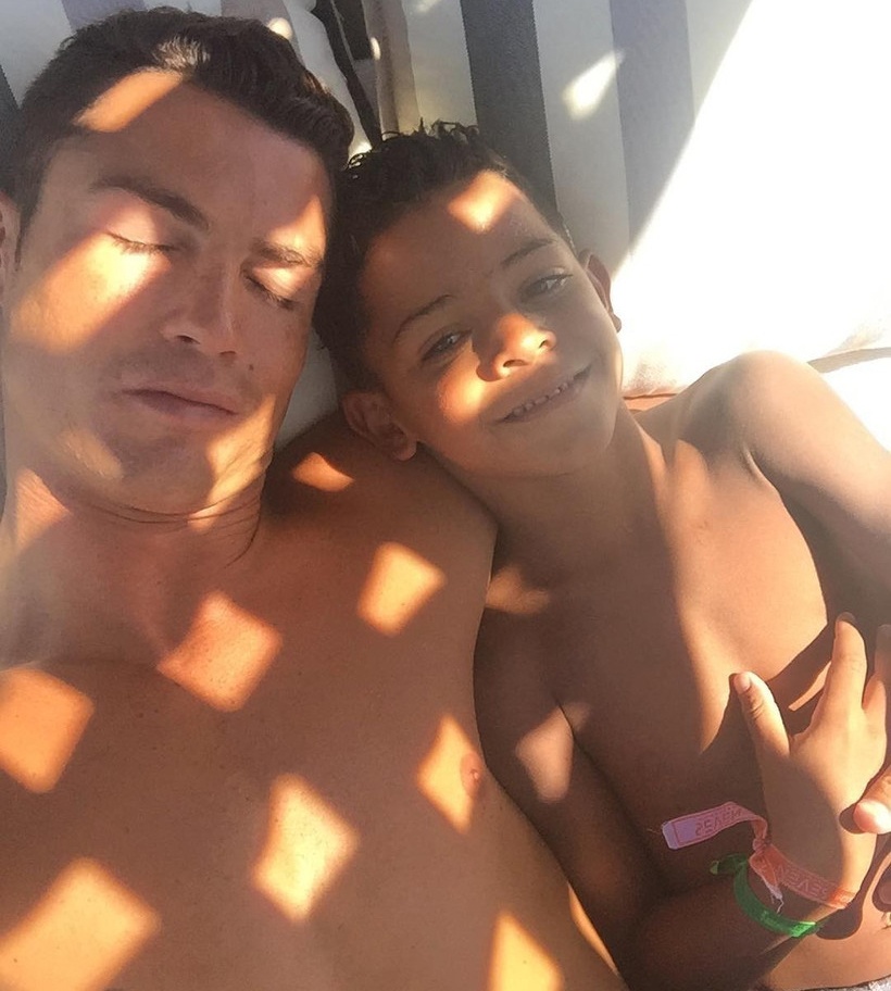 Nhung hinh anh Ronaldo ben con anh 6