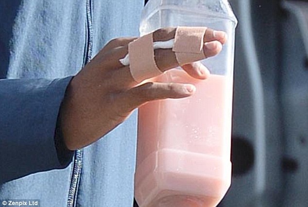 Rashford bang ngon tay anh 1