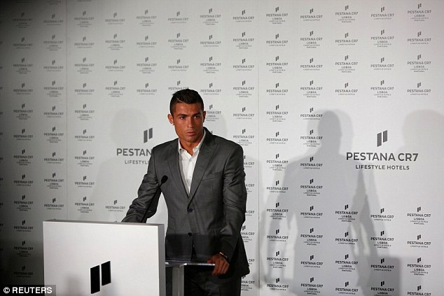 Ronaldo khai trương khách sạn ảnh 4 Ronaldo khai truong khach san anh 4