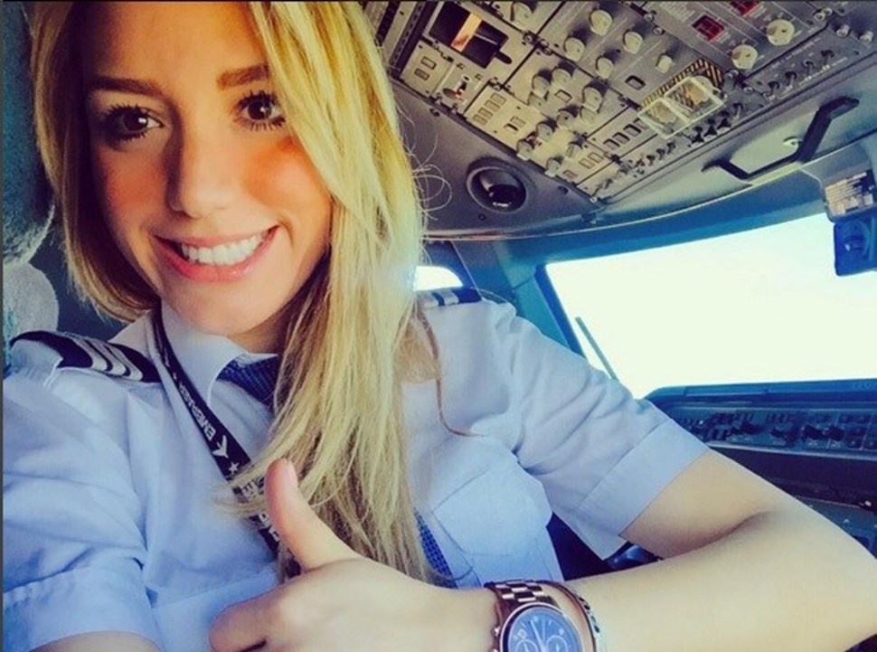 Nữ cơ trưởng của Ronaldo thích Barca ảnh 8 Nu co truong cua Ronaldo thich Barca anh 8