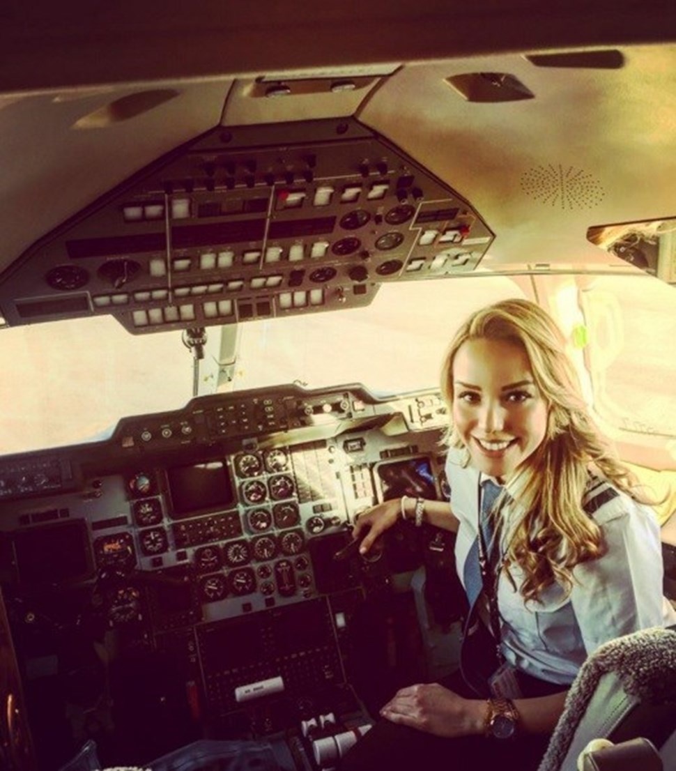 Nữ cơ trưởng của Ronaldo thích Barca ảnh 7 Nu co truong cua Ronaldo thich Barca anh 7