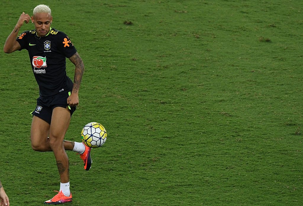 Neymar biểu diễn kỹ thuật ảnh 3 Neymar bieu dien ky thuat anh 3