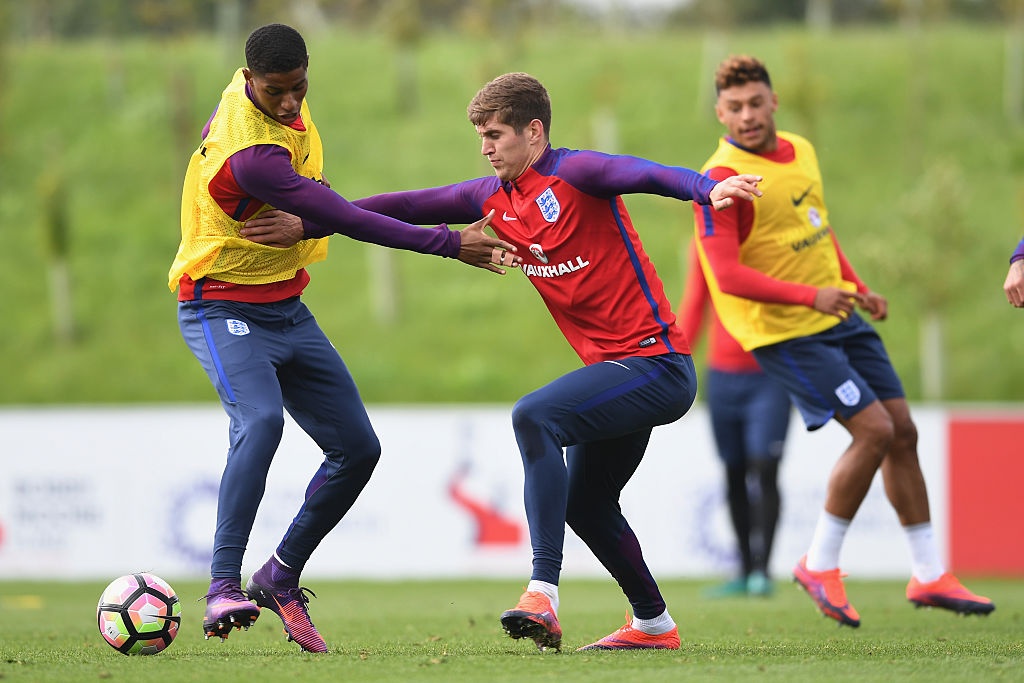 Dele Alli xau kim dong doi anh 6